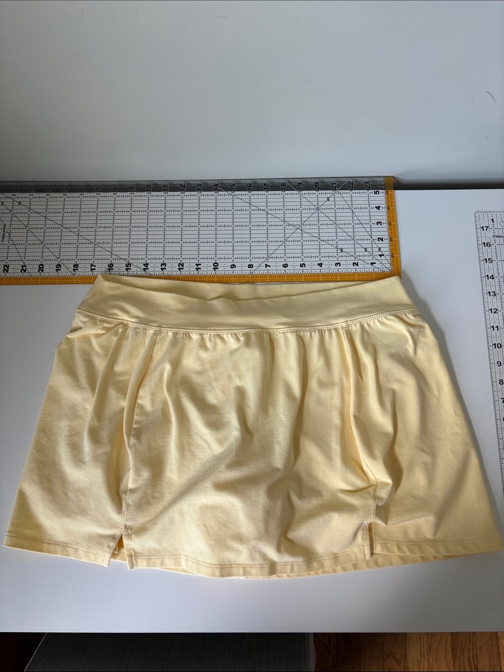 Old Navy Pale Yellow Athletic Skort